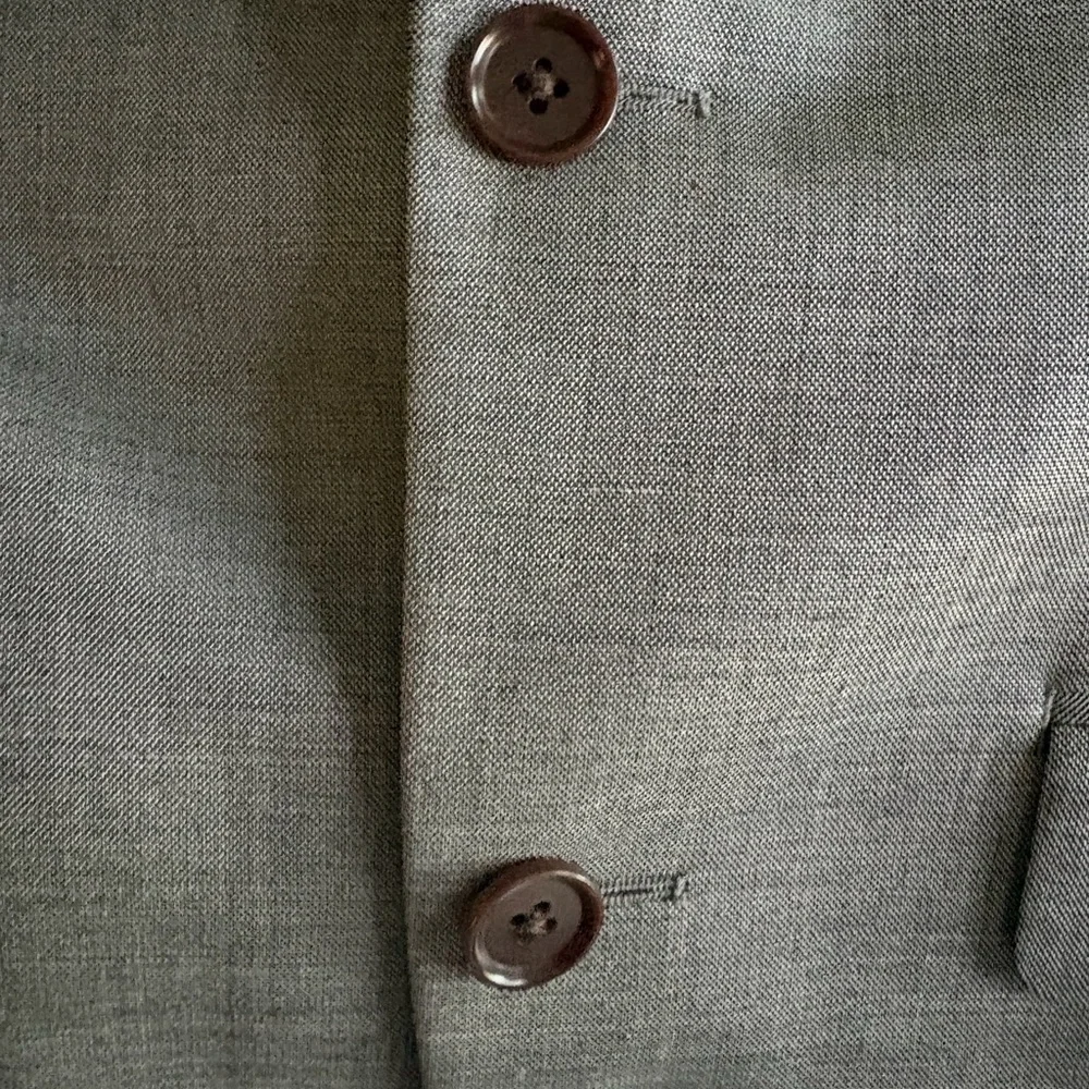 DKNY Men's Gray wool and silk Blend Blazer Size 38R